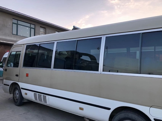 TOYOTA utilizó el autobús del práctico de costa con 16-30 asientos motor diesel y motor de gasolina