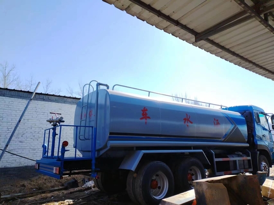 El camión Cummins Engine de la regadera utilizó los camiones de petrolero usados ³ del camión del tanque de agua los 20m