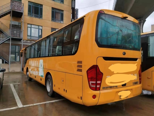 Los coches de lujo usados en segundo lugar dan a Tong Bus joven ZK6115 el motor amarillo de Yuchai de los asientos del color 60
