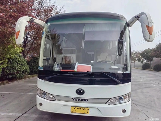 El aire acondicionado usado del motor de los cilindros de Yuchai 6 de los asientos del servicio de autobús 47 10,7 metros da en segundo lugar las pinzas jovenes ZK6115