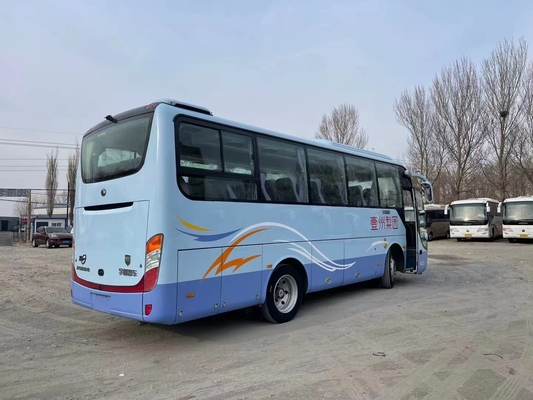 La mano izquierda usada del autobús del tránsito conduce 35 puerta joven de Tong Bus ZK6808 de la 2da mano de los asientos la sola 8 metros