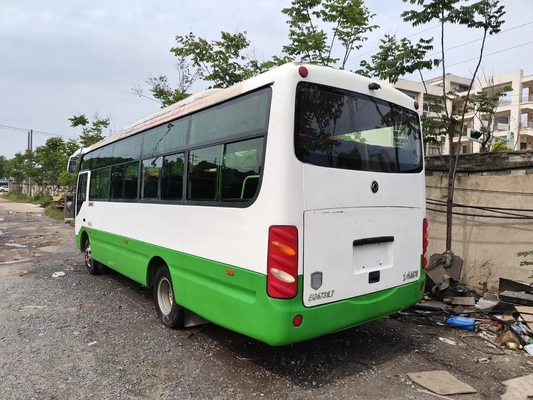 Autobús usado del viaje 2016 mano Dongfeng EQ6731 de la puerta LHD/RHD 2do de los asientos del motor 130hp 29 de Yuchai de los cilindros del año 4 sola