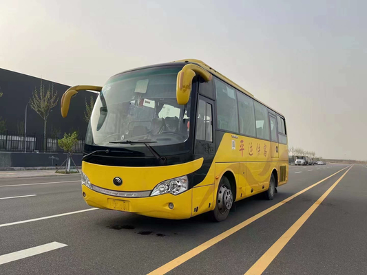 Los autocares usados 35 asientos transporte de larga distancia de la puerta del pasajero de Singl de 2015 años utilizaron el autobús ZK 6808 de Youngtong