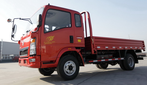 Pequeño modo usado de la impulsión de los camiones 4×2 que carga 4-6 toneladas de conducción a la derecha Sinotruck Howo Lorry Truck