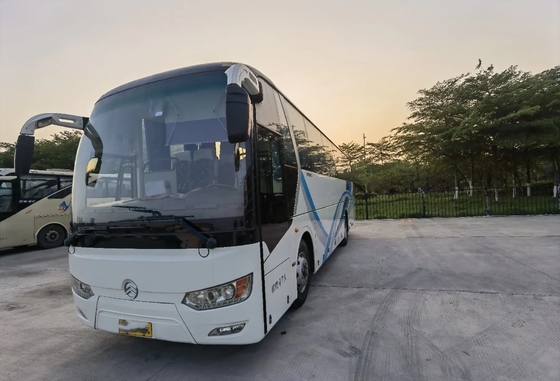 Autobús usado del viaje asientos medios de la puerta 47 del pasajero de 2017 años que sellan el dragón de oro XML6102 del motor de Yuchai de la ventana