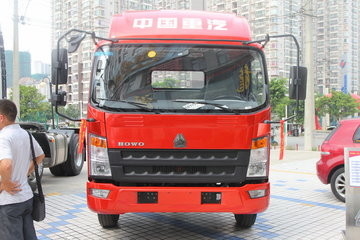 Peso de carga usado del camión del cargo de Sinotruck Howo de los camiones de combustible 8-10 toneladas de 4×2 de la impulsión de conducción a la derecha del modo
