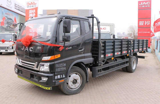 Nuevo camión de carga ligero de color negro 145hp motor diesel carga de 8 toneladas cabina única y media