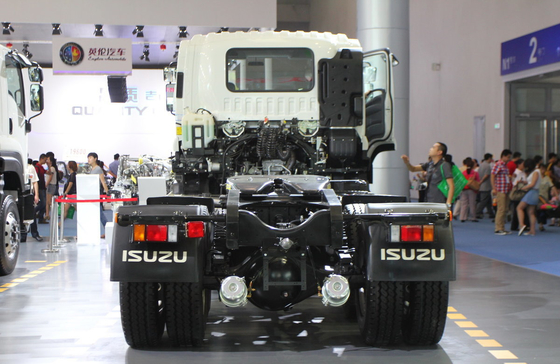 Camión Tractor Cabina de techo plano ISUZU Remolque de cabeza de caballo 6 * 4 Modo de conducción 350 hp Euro 4 Emisión