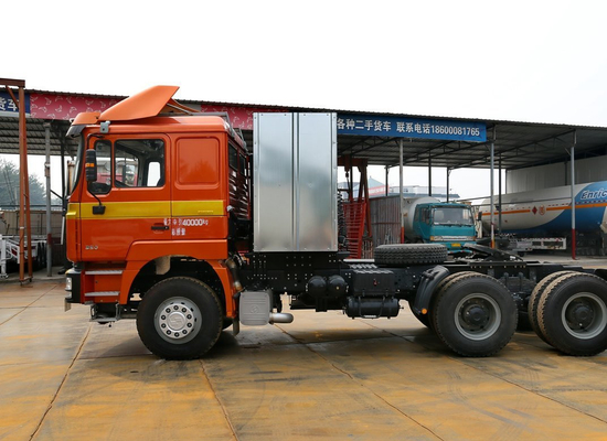 Cabeza del tractor del camión Shacman Caballo de transporte de gas 6 * 4 con 3 ejes Weichai 350hp manual de GNL