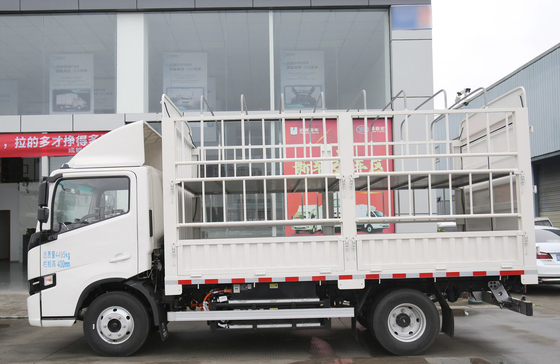 Camioneta de caja de cerca Camioneta ligera de 1,5 toneladas Carga útil Camión de carga eléctrica 4 * 2 Cabina única