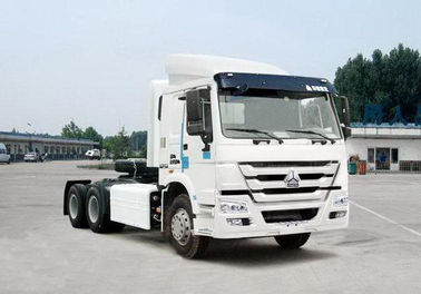 Sinotruck HOWO utilizó los camiones internacionales, semi usados remolques con el motor diesel 4x2