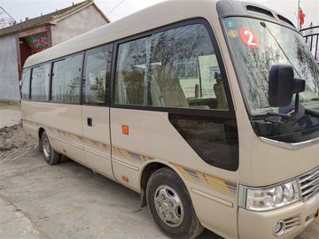 El práctico de costa usado diesel de la mano de 2017 TOYATO segundos transporta los asientos Mini Bus de la mano derecha 23