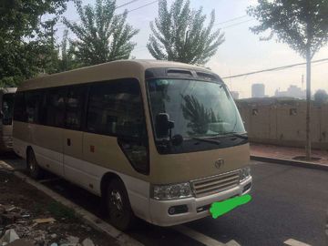 El autobús usado Toyota del práctico de costa del combustible de gas con cuero de lujo asienta longitud del autobús de 6990m m
