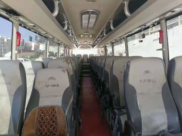 La dirección de la mano izquierda utilizó el autobús de 55 Seater 2011 púrpura del año 6120HY19 con los asientos de cuero