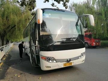 Yutong usado el color blanco transporta 47 asientos las buenas condiciones diesel del autobús de Yutong de 2013 años