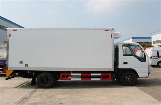 2 la puerta 100P 72kw 98km/H diesel refrigeró Multi-marca médica del Multi-modelo de los materiales del camión