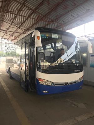 Autobús usado marca XMQ6898 39seats de la mano de Sencond del bus turístico de Kinglong con buenas condiciones azules y blancas del motor de la parte posterior de la CA del color