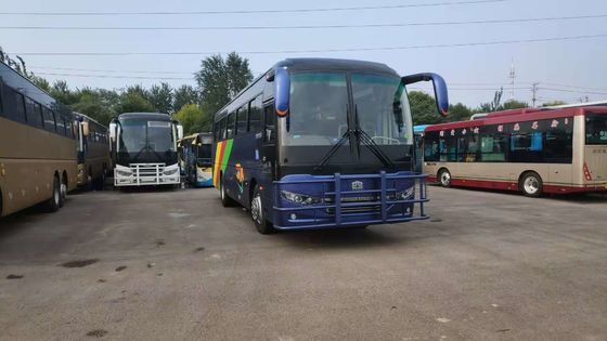 Autobús a estrenar Front Engine de Zhongtong de 6 neumáticos 51 asientos LCK6108D