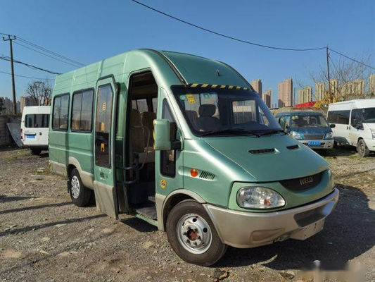 Mini Bus usado 17 asientos califica IVECO 2.8T motor diesel el euro eléctrico III de la puerta