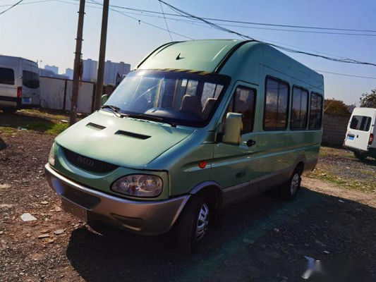 Mini Bus usado 17 asientos califica IVECO 2.8T motor diesel el euro eléctrico III de la puerta