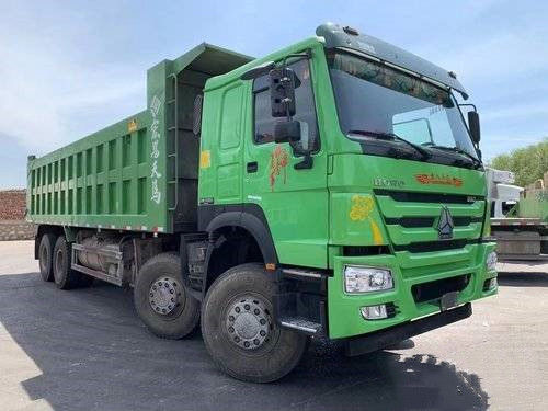 Camión de descargador de los caballos de fuerza 8X4 los 8.2m del camión pesado 380 de Sinotruk HOWO 7 de la mano de China segunda ZZ3317N4667E1