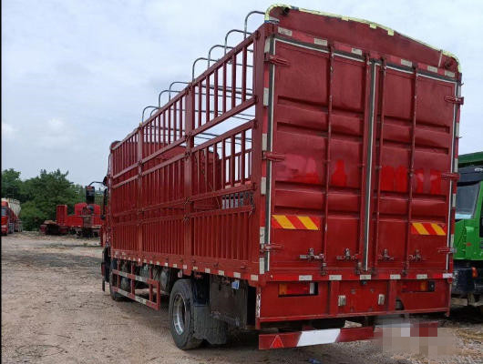 10 Ton Column Plate 26 pies utilizaron los camiones del cargo para el negocio del transporte en buenas condiciones