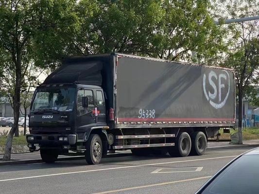 Longitud rápida de la caja de cambios los 9.6m del camión encajonado de ISUZU Cargo Truck Second Hand