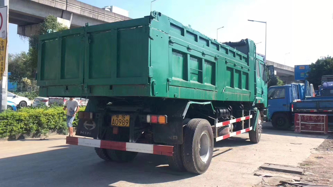 Camión volquete usado 4x2 235HP 2009 años con las buenas condiciones JIEFANG FOTON DONGFENG
