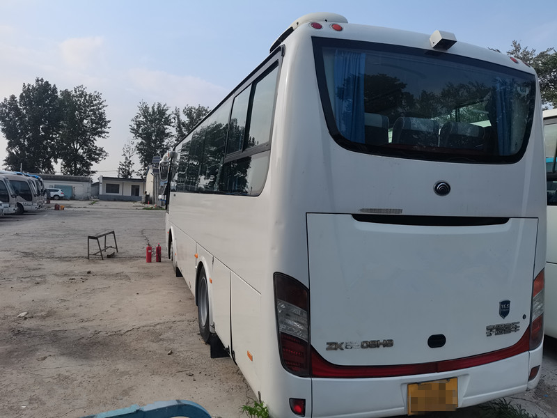 39 autobús usado de Yutong de los asientos ZK6908 para el transporte que dirige los motores diesel de LHD