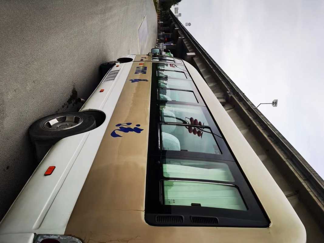 motor diesel de Yuchai 90kw 2015-2017 de oro del coche de 22seats Dragon Used Coaster Bus Mini