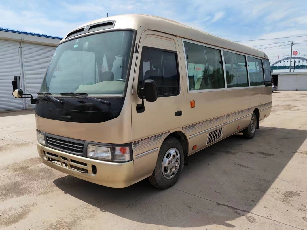 2017 autobús usado del práctico de costa de Toyota del año 29 asientos con el motor diesel 1Hz con la puerta de plegamiento