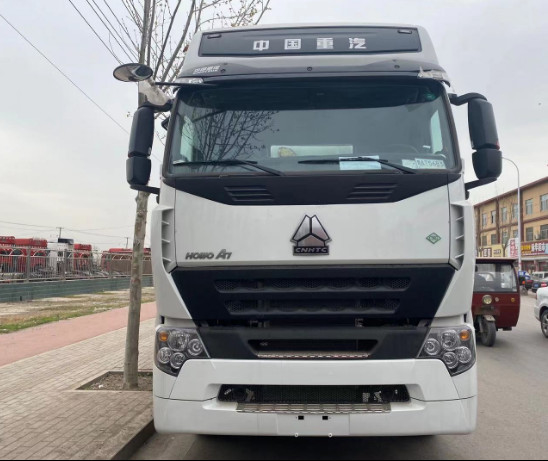 El camión 6*4 del tractor de HOWO A7 utilizó la mano HOWO 371hp 30tons Tipper Truck del motor diesel segundo
