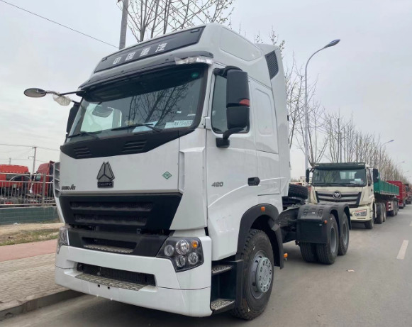 El camión 6*4 del tractor de HOWO A7 utilizó la mano HOWO 371hp 30tons Tipper Truck del motor diesel segundo