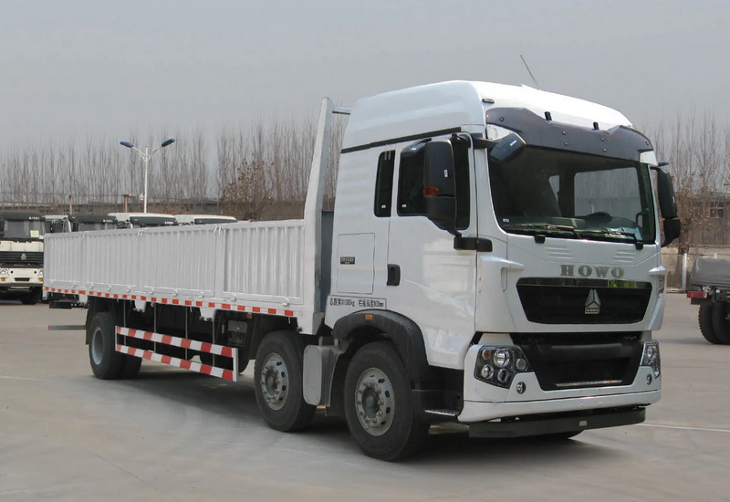 2 cerca potente Trailers Truck del doble del camión 420hp del cargo del euro Ii Howo del camión del cargo de las furgonetas