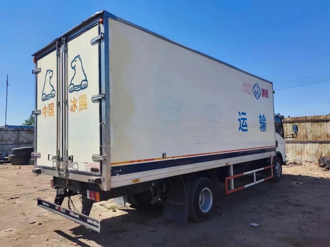 ISUZU Refrigerated Van 130P 89kw utilizó el vehículo de transporte de cadena frío del vehículo 98km/H diesel