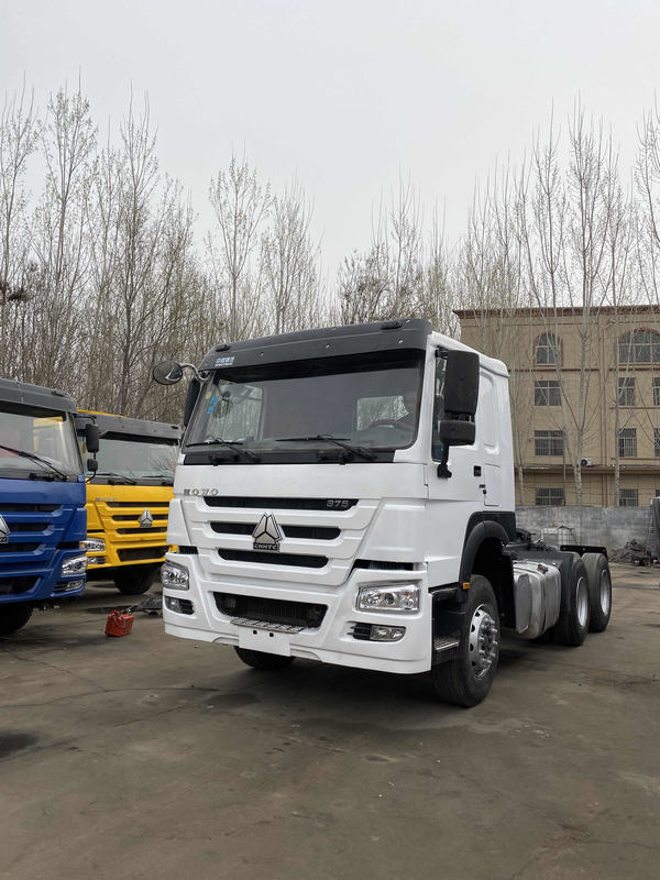 Sinotruck resistente Howo utilizó el camión del tractor con pintura del motor 371HP de Weichai la nueva