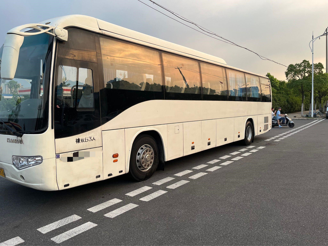 Una marca más alta de la suspensión del aire utilizó el motor diesel doble KLQ6129 de las puertas Wp.7 de Bus 53 Seater del coche
