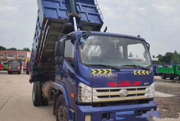 Pequeña capacidad de Tipper With 8ton del descargador del camión volquete de Foton Forland 4X2 en venta