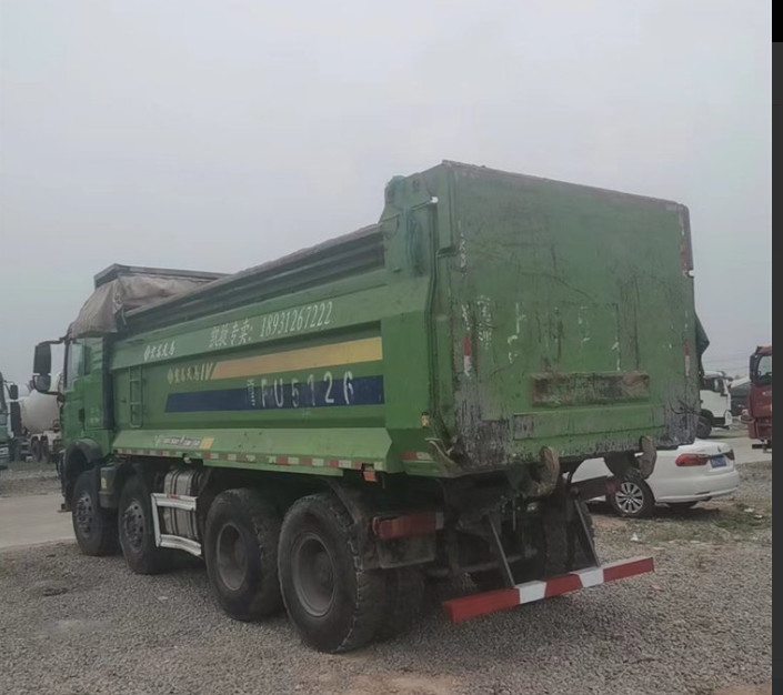Camión volquete usado árboles Tipper With 375HP 317HP de Howo 8x4 cuatro en venta