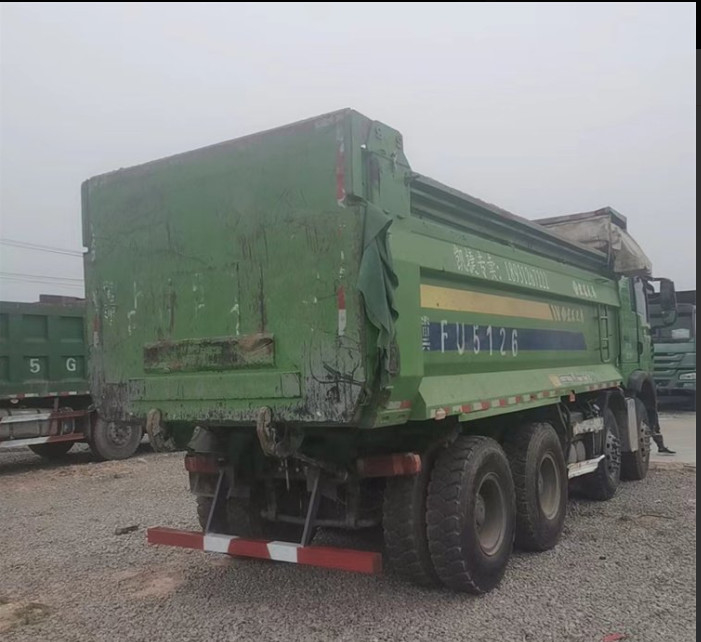 Camión volquete usado árboles Tipper With 375HP 317HP de Howo 8x4 cuatro en venta