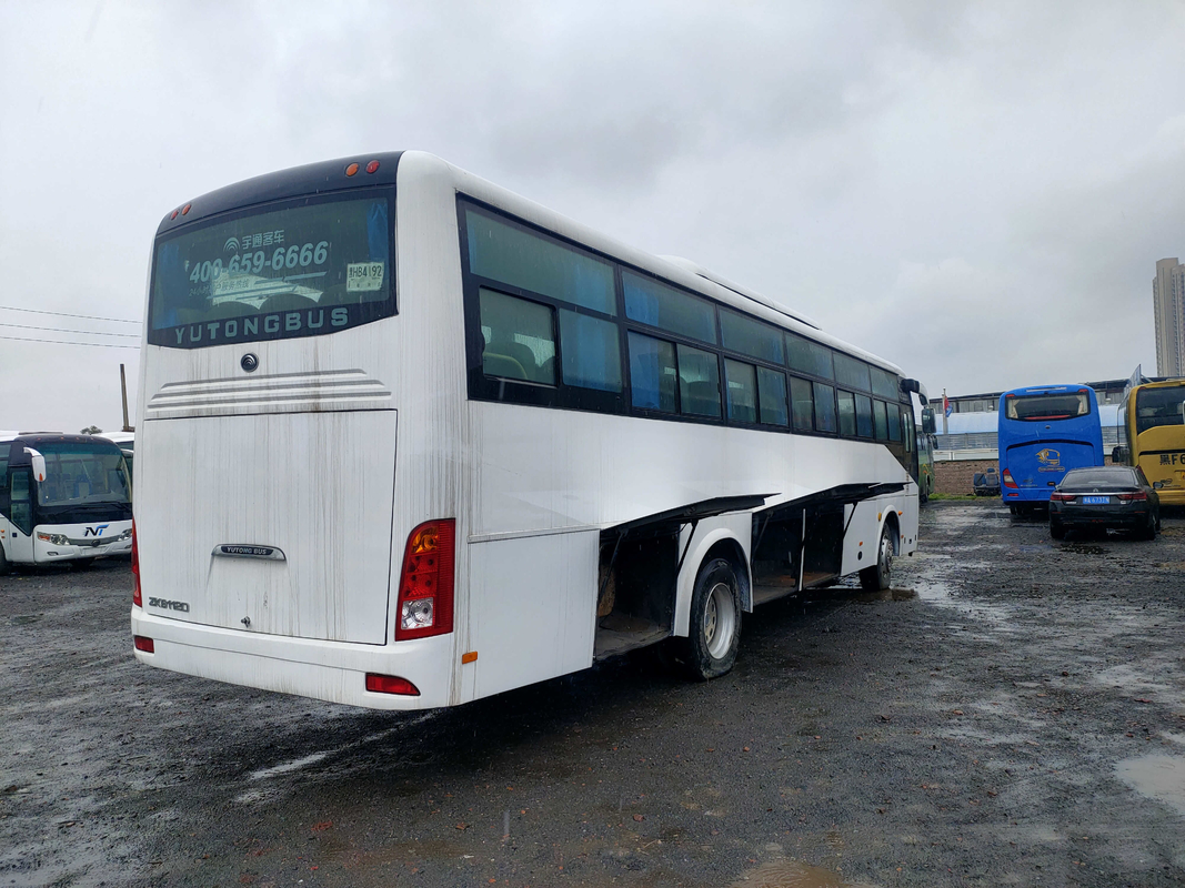 La conducción a la derecha Yutong utilizó la ventana grande 2+2layout 53seats de Silding de la cabina del equipaje del autobús Zk6112d