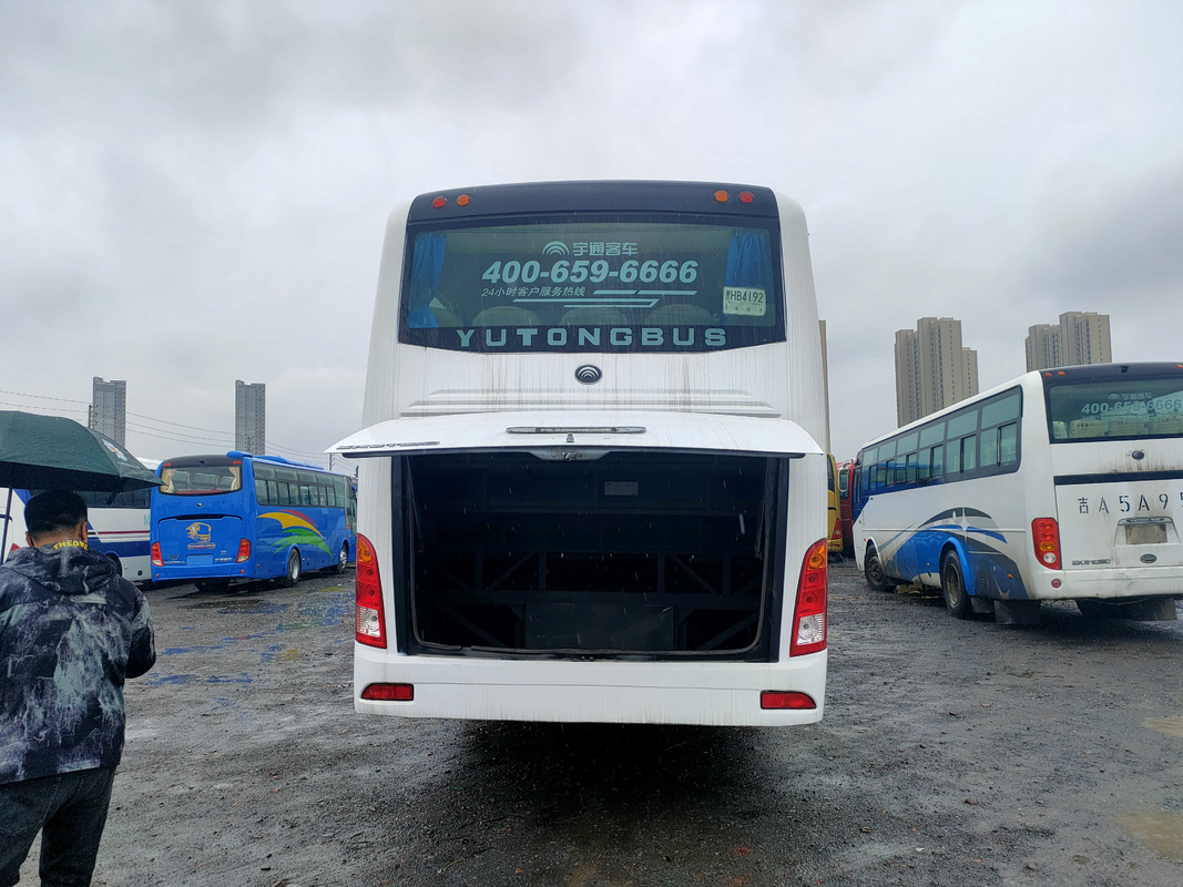 La conducción a la derecha Yutong utilizó la ventana grande 2+2layout 53seats de Silding de la cabina del equipaje del autobús Zk6112d