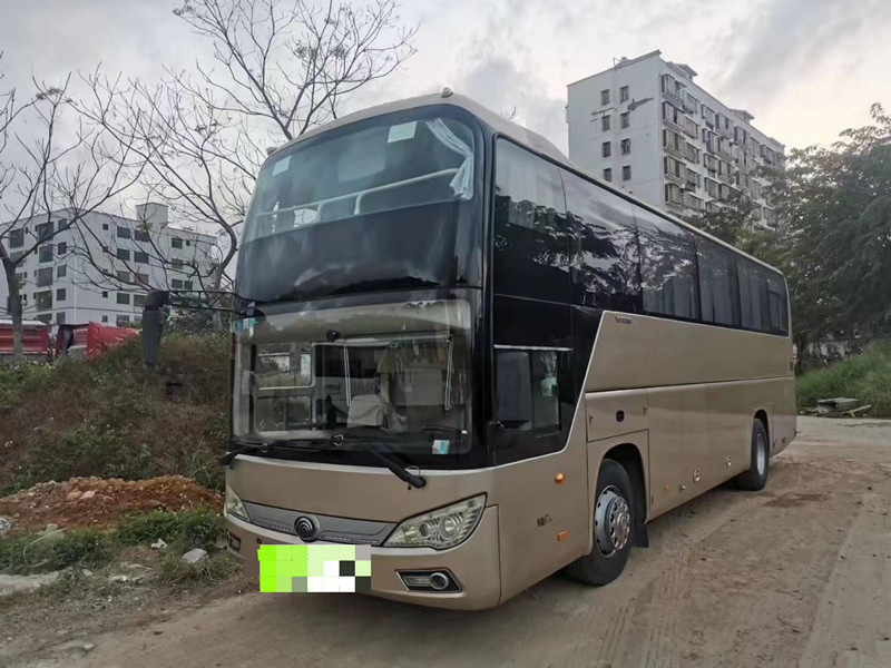 Los asientos Yutong usado Zk6118 de 2013 años 47 no transportan con la puerta doble del aire acondicionado ningún accidente
