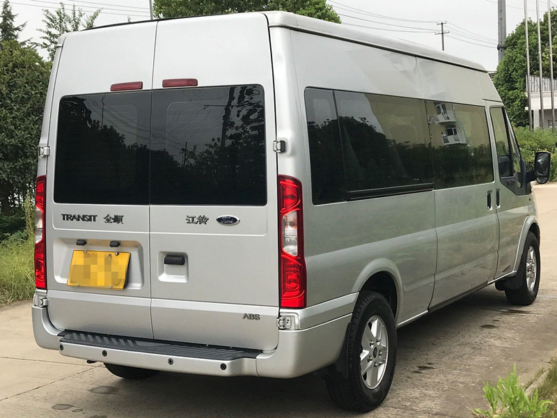2015 motor usado de Ford Buses Mini Bus Diesel del año 15 asientos con Seat de lujo