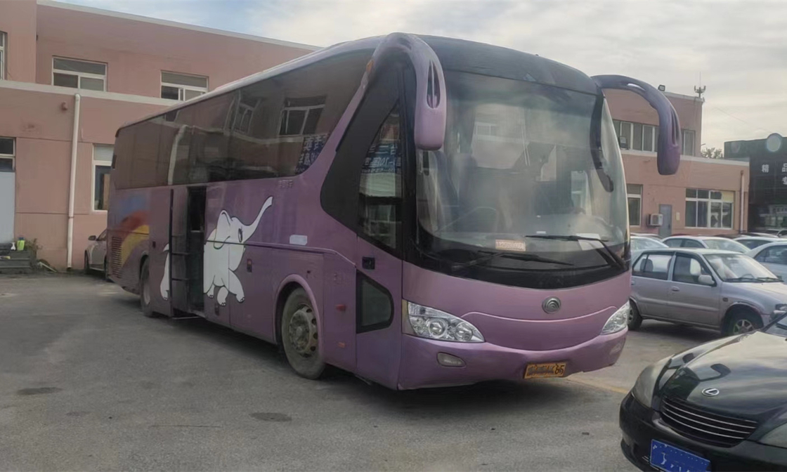 Coche urbano With Toilet de Cummins Engine de las puertas del autobús 53seats dos del transporte público del autobús de ZK6129 Yutong