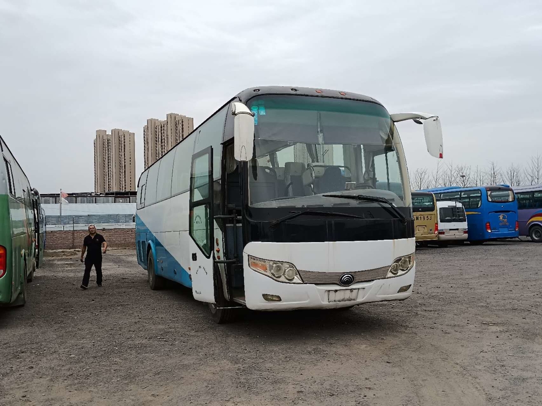 Coche adecuado del viaje del motor de la parte posterior del autobús Zk6110 de la mano del autobús 49-51seater de Yutong de la dirección en segundo lugar