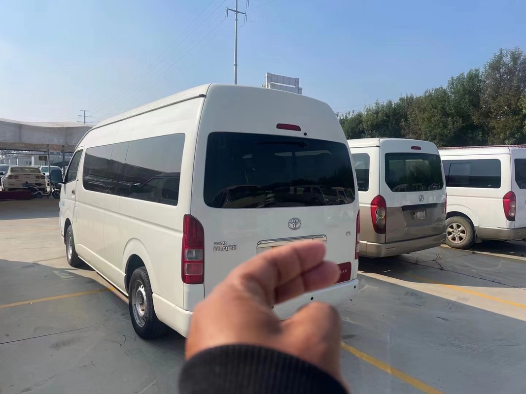2017 transmisión manual usada de Toyota Hiace Mini Bus With Front Engine del año 13 asientos