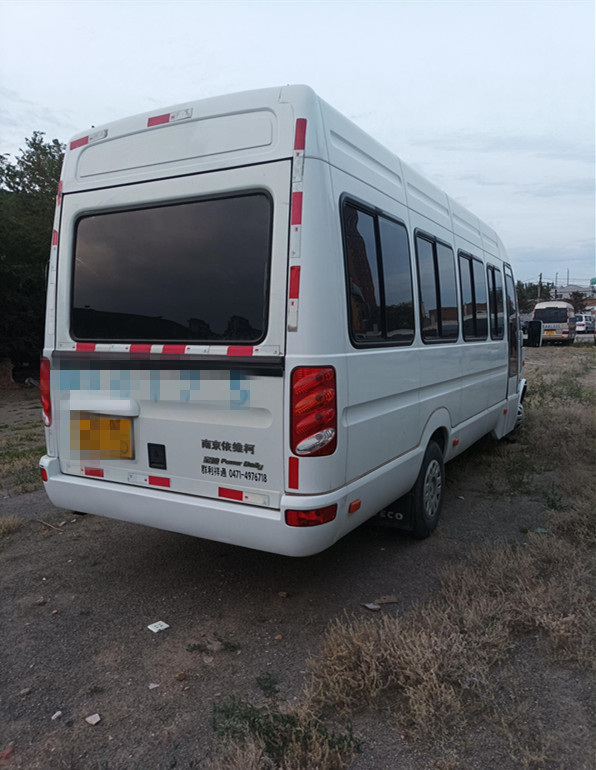Autobús usado 2017 del año 23 Seater Iveco con el aire acondicionado de Seat de cuero en buenas condiciones