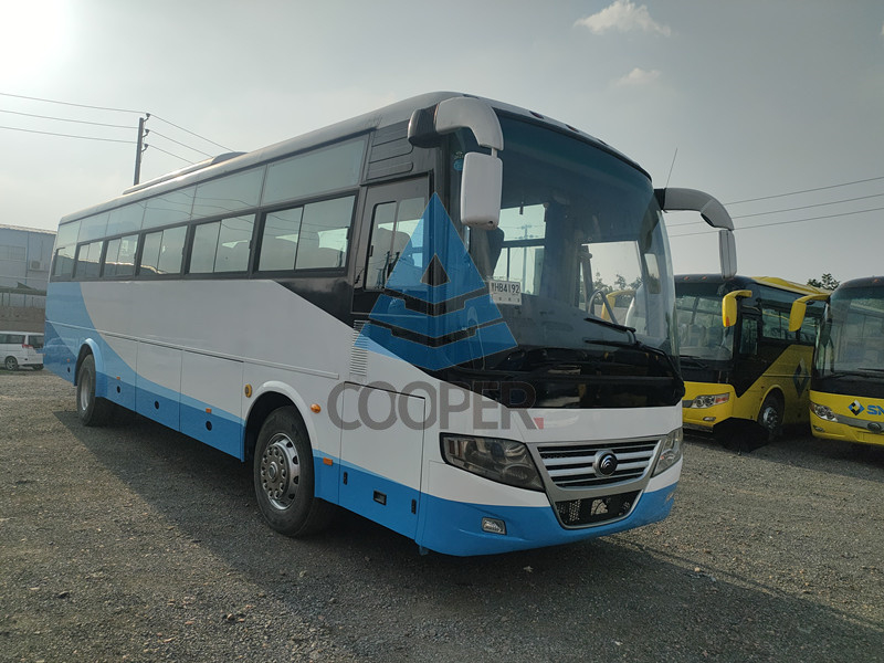 Año 2014 53 Seater Yutong utilizó el autobús ZK6112D RHD que manejaba el nuevo aire acondicionado de Seat