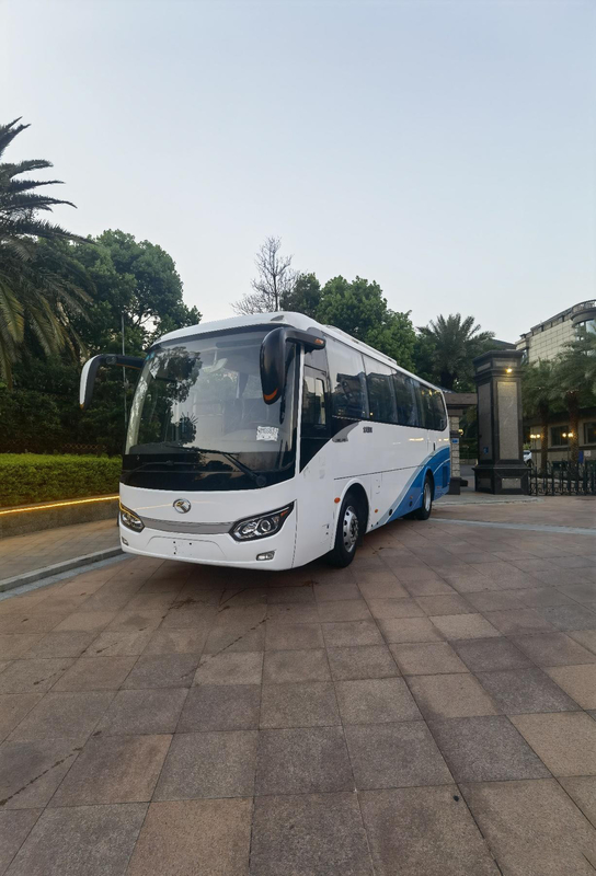 Autobús diesel del centro urbano del pasajero del euro 3 de lujo de Kinglong Rhd Lhd de los asientos de Bus 40 del coche en venta